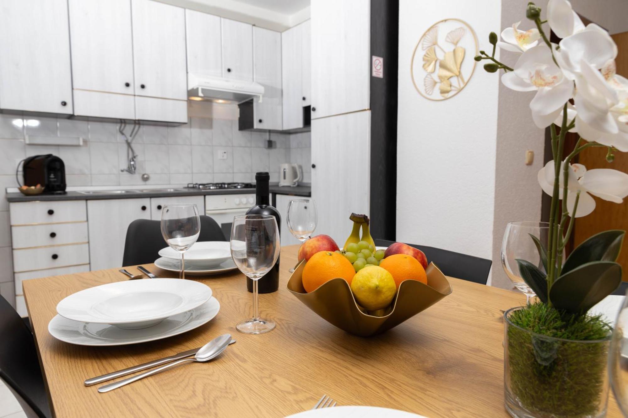 Apartman Tihana Vinkovci Exterior foto