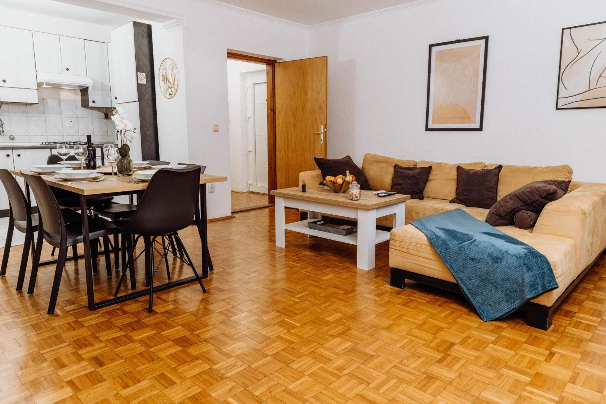 Apartman Tihana Vinkovci Exterior foto