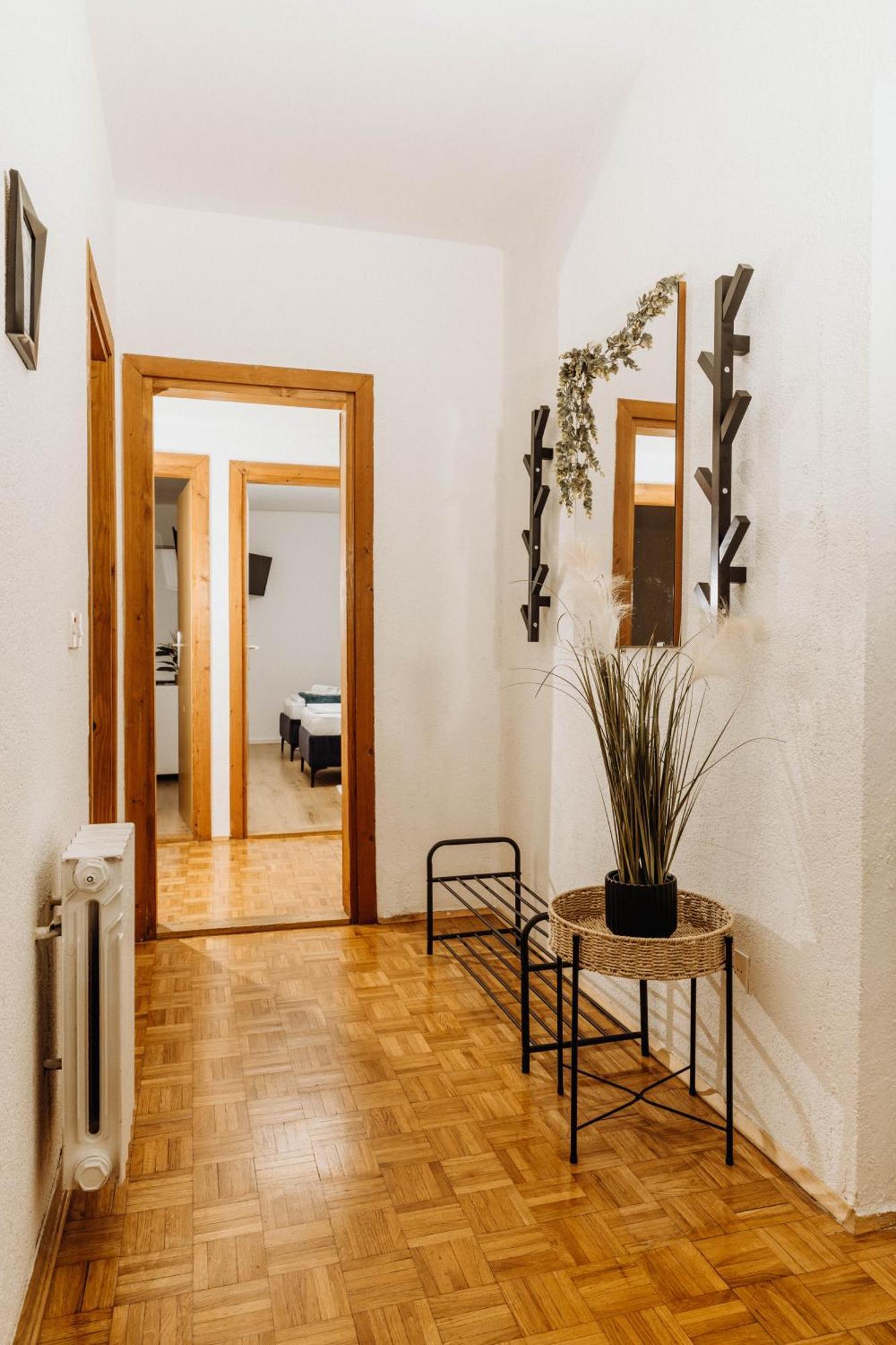 Apartman Tihana Vinkovci Exterior foto